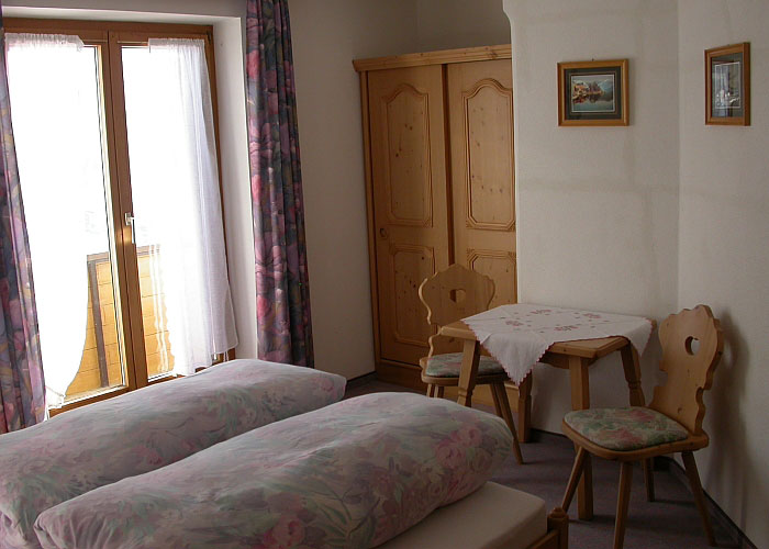 zimmer ferienwohnung wöster für 1 bis 3 personen in lech oberlech