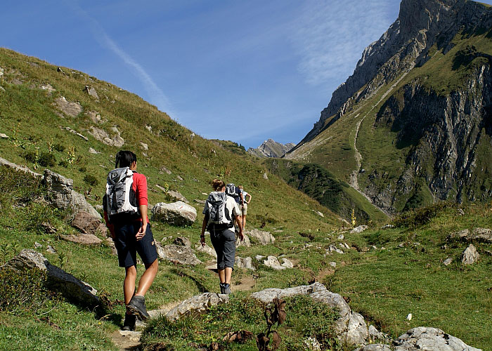 sommer wandern haus feuerstein ferienwohnung lech oberlech